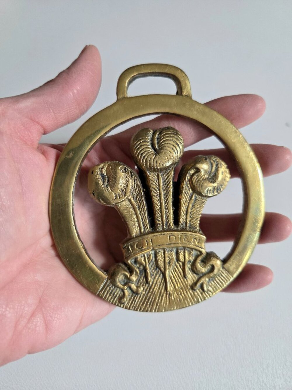 Vintage solid brass Horse medallion Prince of Wales Feathers Crest Ich Dien